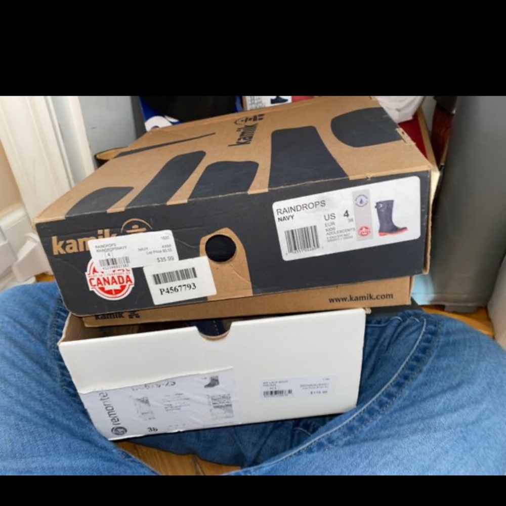 kamik rain boots size 4